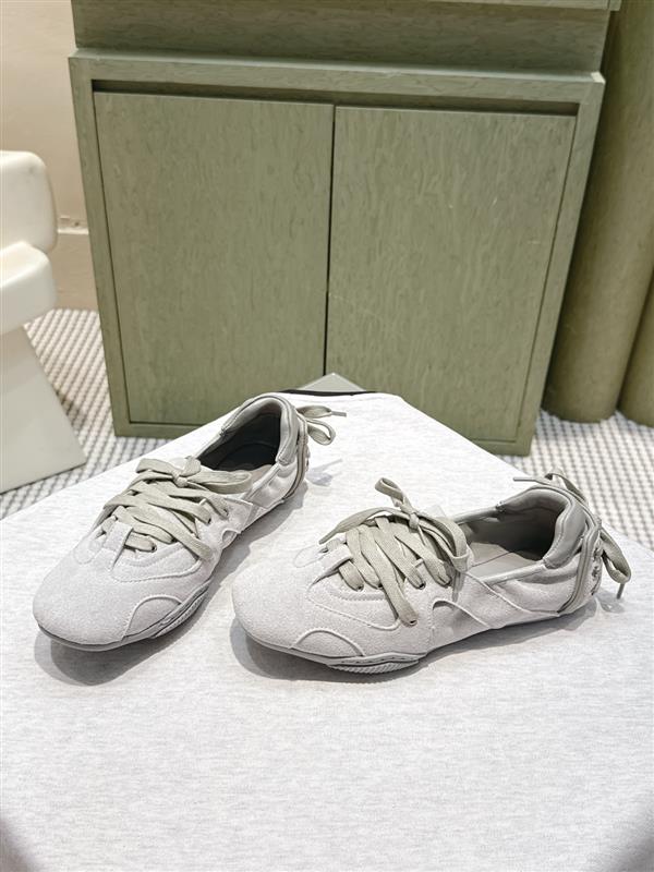 2025112716569392 310